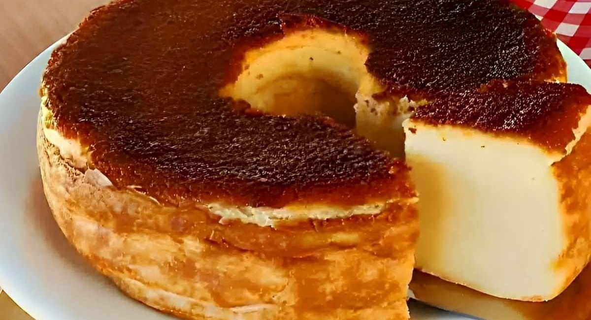 Bolo mole de liquidificador com leite condensado: delicioso cremoso e muito fácil de fazer