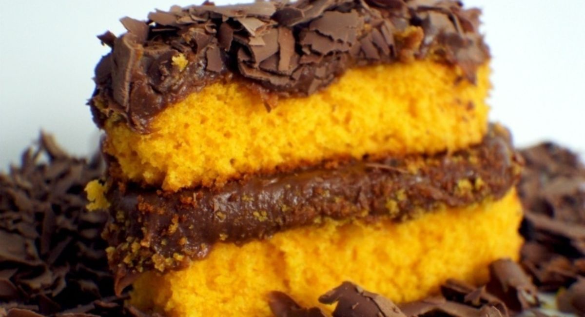 Bolo de Cenoura com Cobertura de Brigadeiro Mole