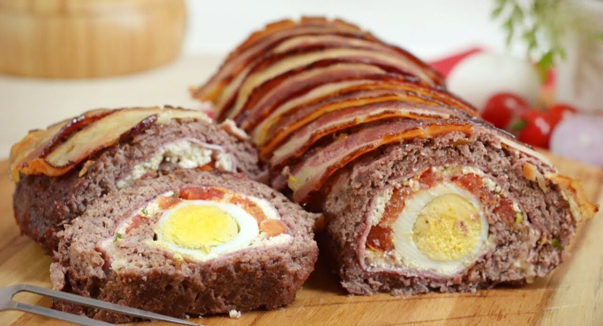 Rocambole de carne moída com ovo
