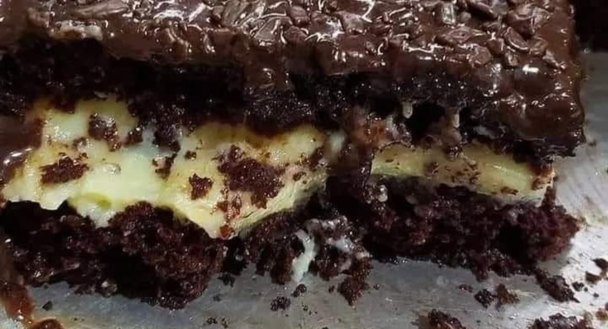 Bolo de chocolate com recheio de leite Ninho