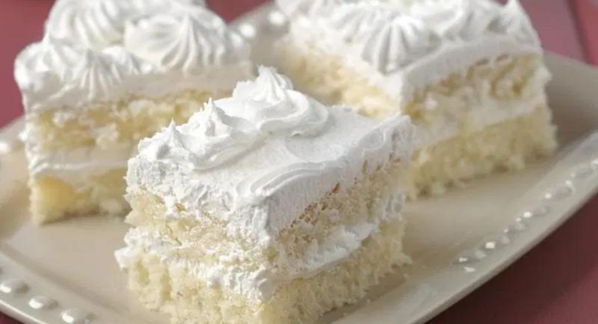 Irresistible Heavenly White Snack Cake