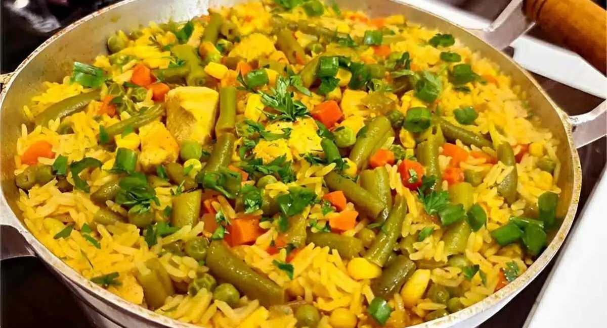 Receita de Galinhada Completa para Encantar Todos os Paladares