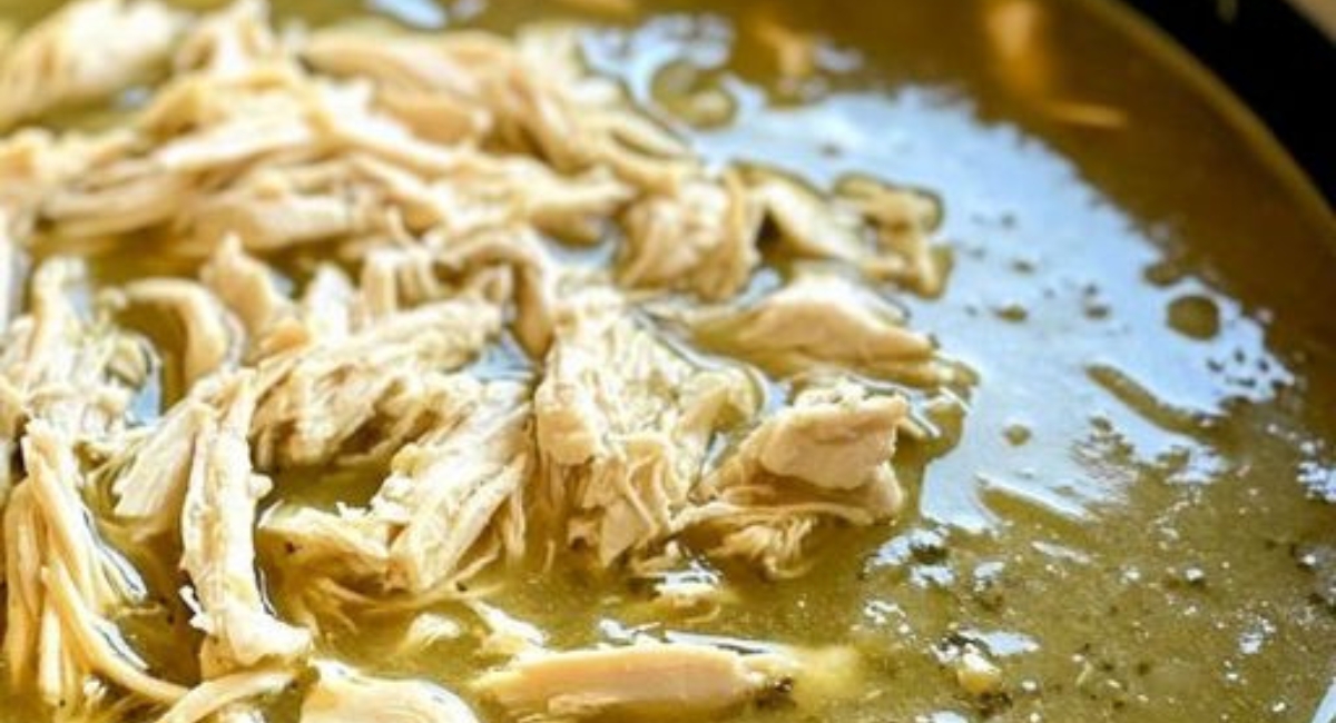 Slow Cooker Green Enchilada Chicken Soup