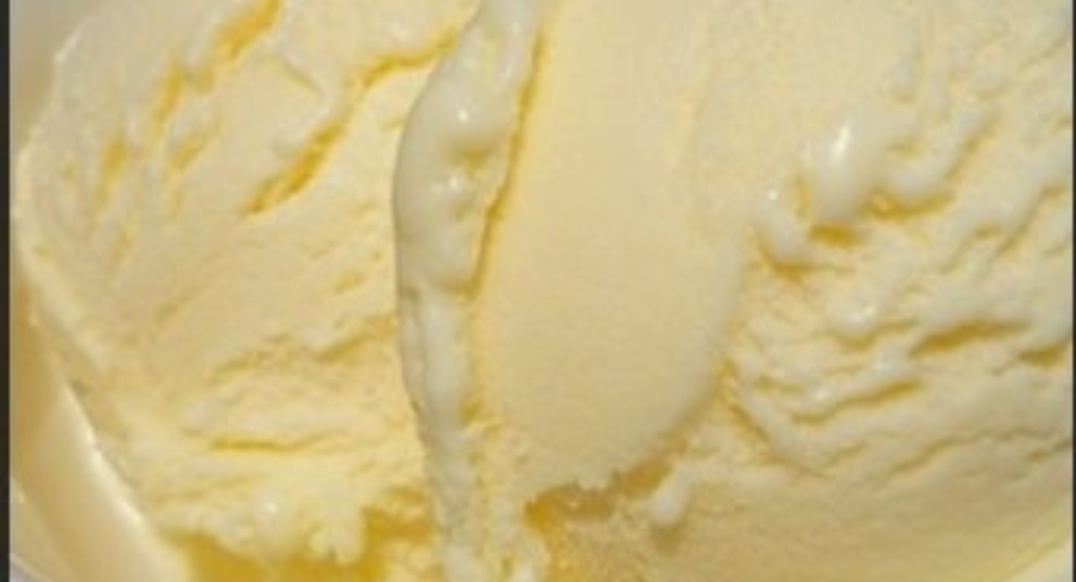 Sorvete Caseiro de Leite Condensado e Creme de Leite (Sem Batedeira) 
