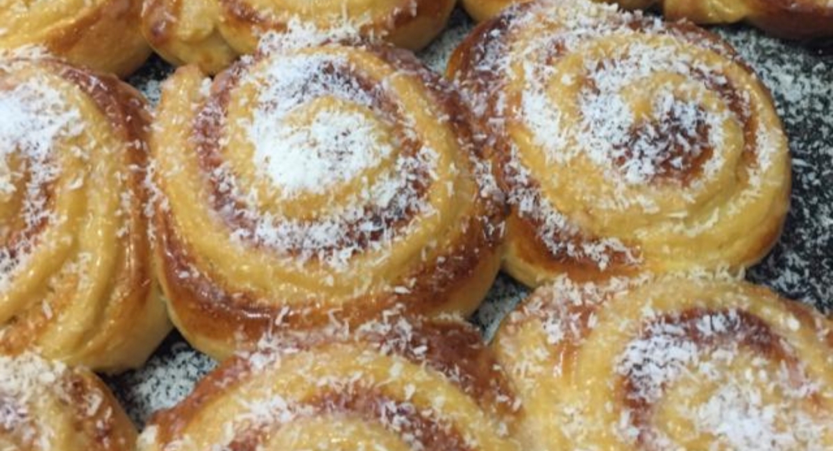 Rollitos de manzana con azúcar y canela como de panadería