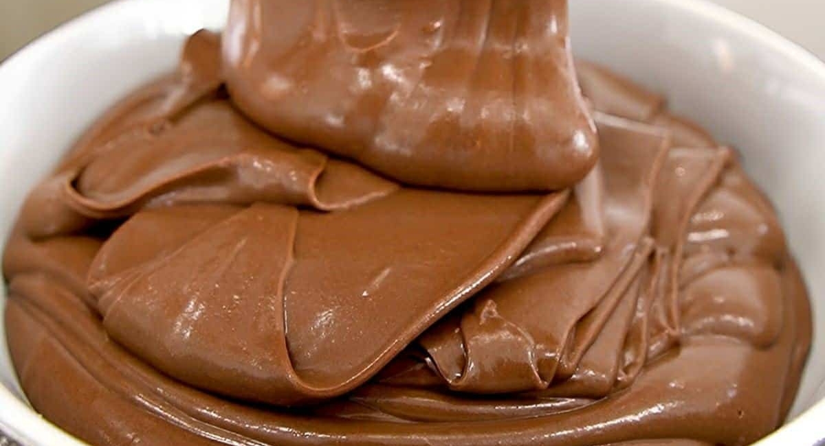 https://chef.panelaeletrica.com/mousse-de-chocolate-perfeito-sem-leite-condensado-nem-creme-de-leite/?