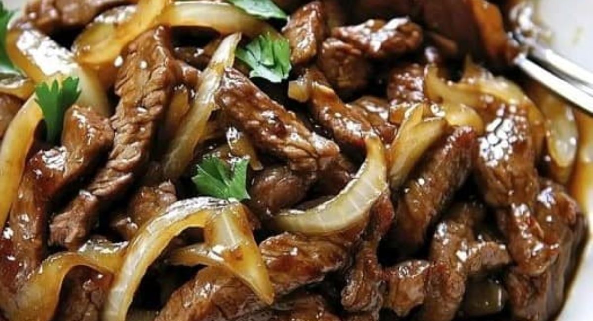 Le Bœuf Sauté aux Oignons : Un Plat Traditionnel Réinventé