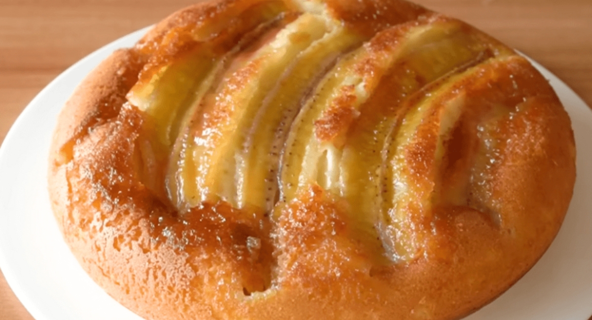 Bolo de Banana Invertido: Receita Super Simples com Apenas 1 Ovo e 2 Bananas