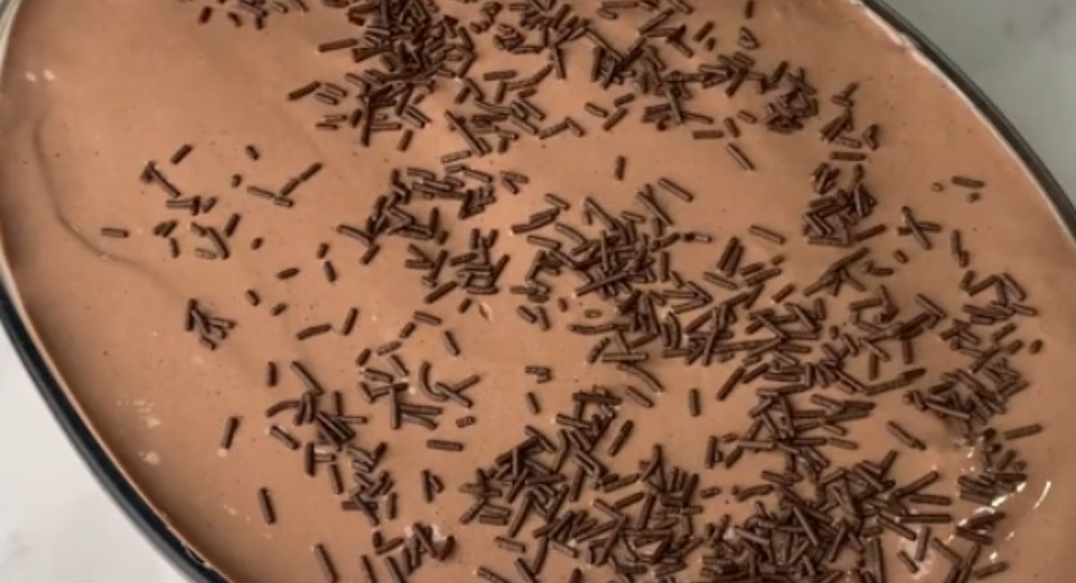 Rasgue o bolo em pedaços com as mãos e agradeça depois!