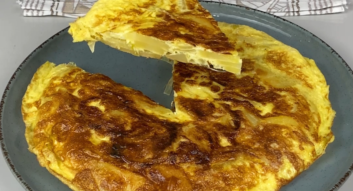 Si Vous Avez des Pommes de Terre et des Oignons à la Maison, Préparez Cette Délicieuse Recette pour le Dîner