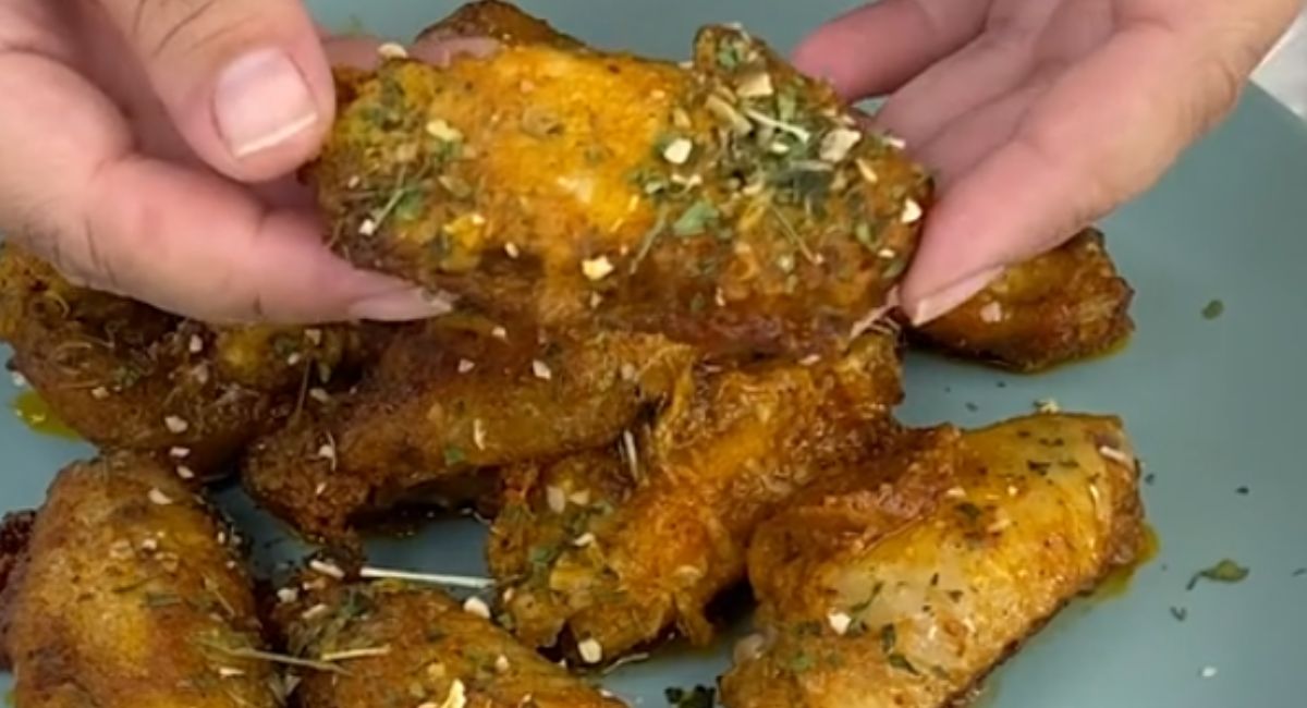 Combine asas de frango e leite condensado, o resultado será fantástico!