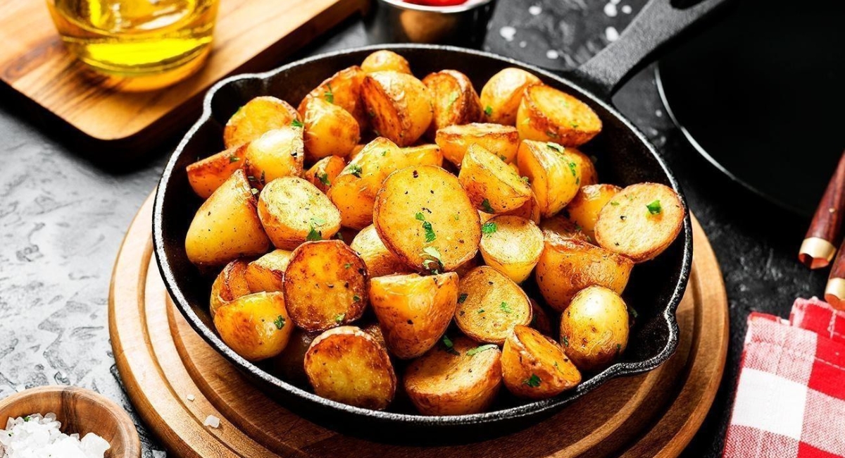 Pommes de Terre Rôties au Parmesan Croquant 