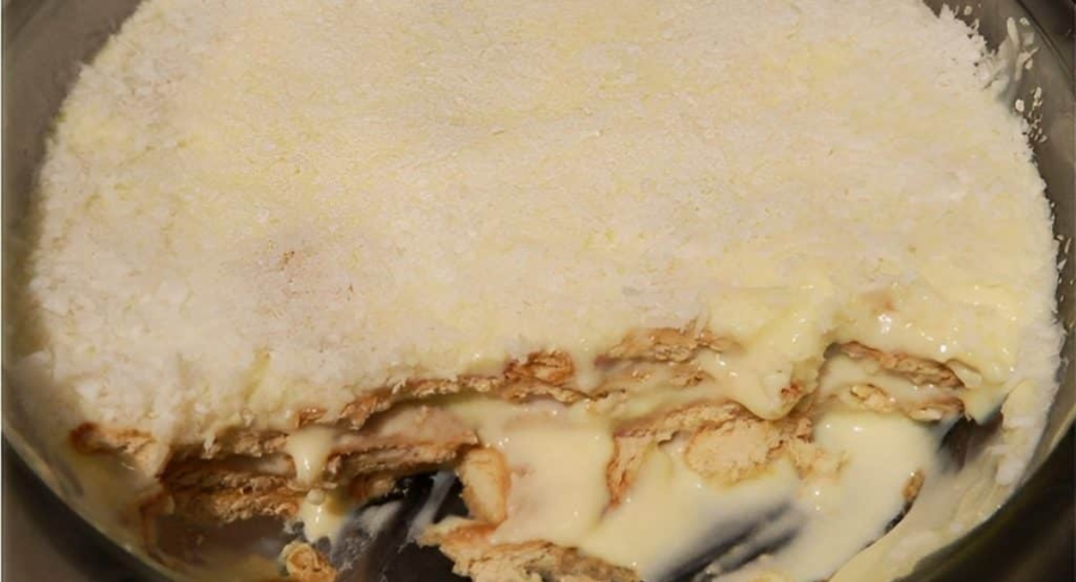 Pavê de bolacha maravilhoso feito com ingredientes que você tem em casa