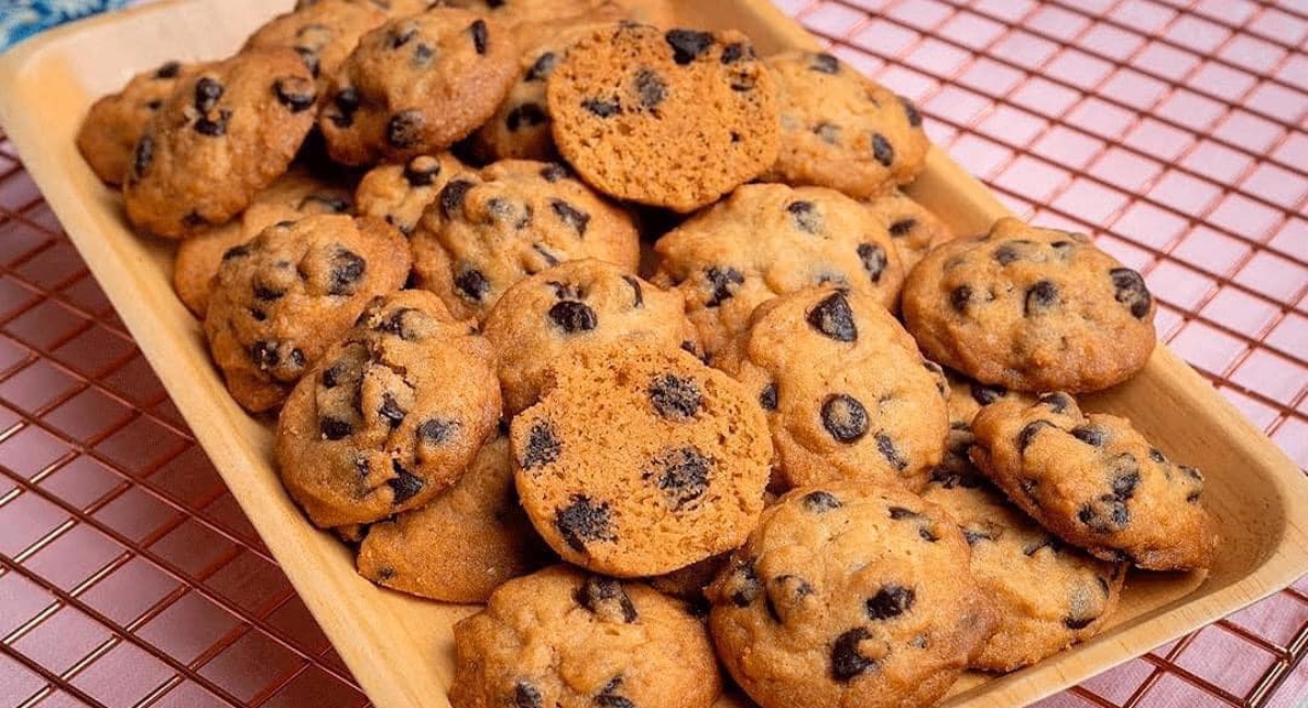 GALLETAS CON CHISPAS DE CHOCOLATE