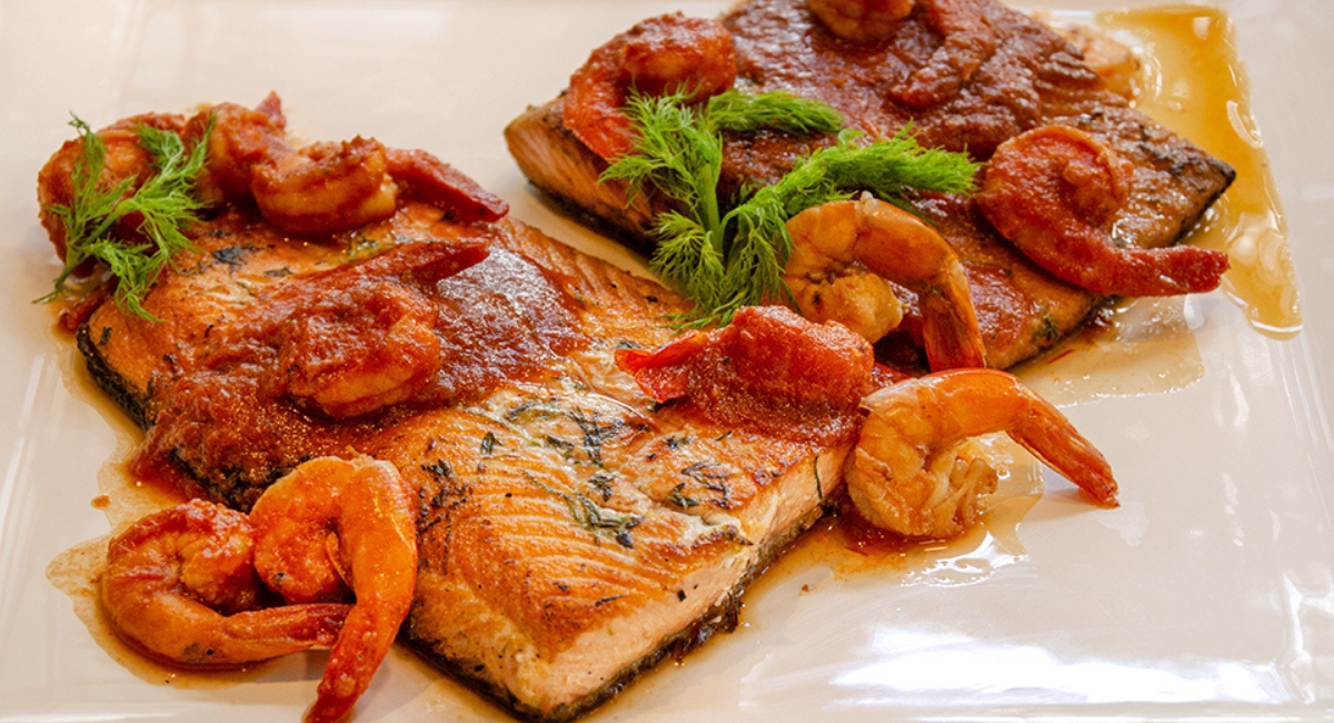 Symphonie de fruits de mer enveloppée de saumon