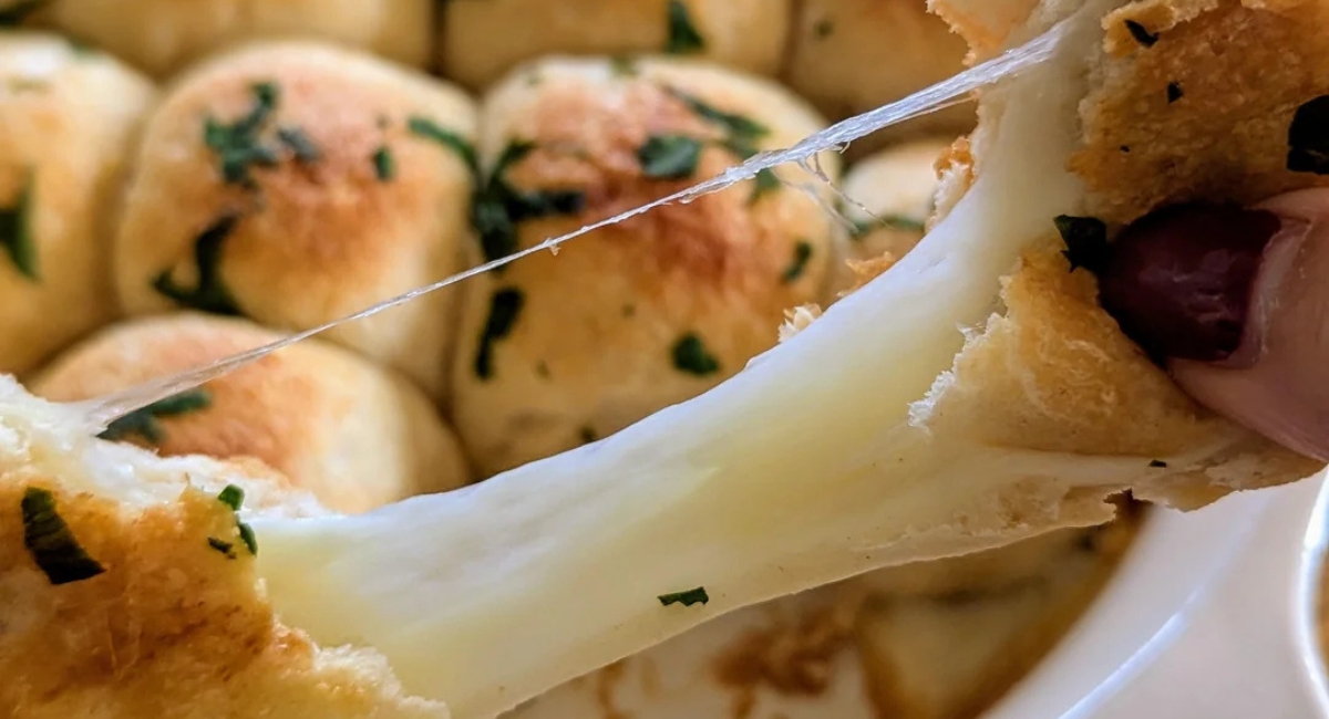 Recette de pain au fromage et à l’ail / Pas besoin de pétrir