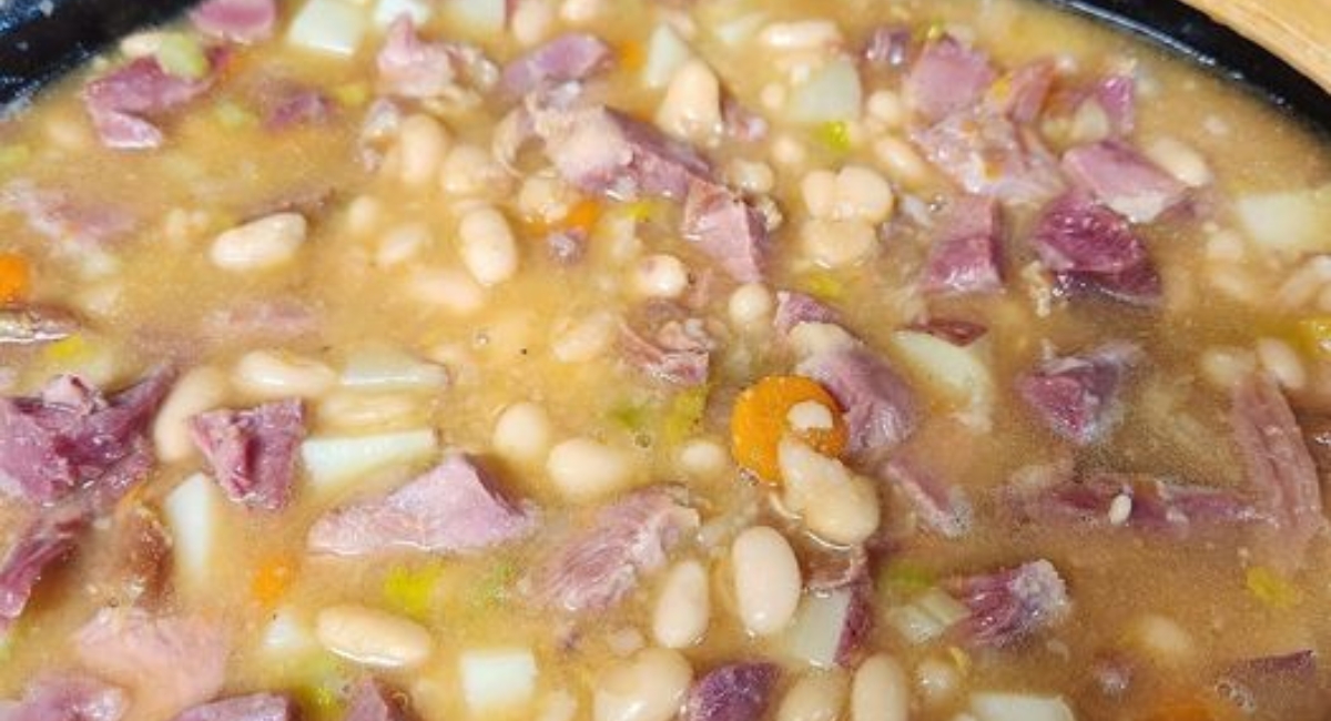 Crockpot Navy Bean and Ham Soup