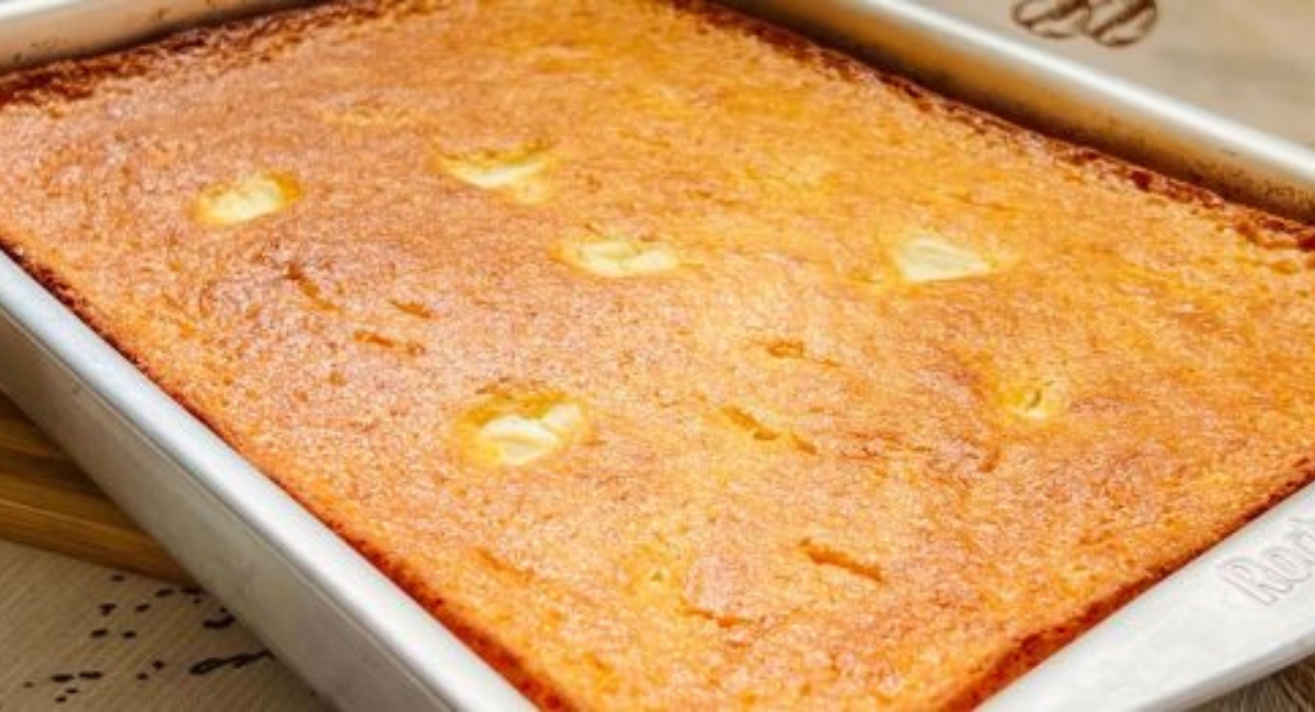 BATE TUDO NO LIQUIDIFICADOR! Bolo pamonha já sai recheado do forno.