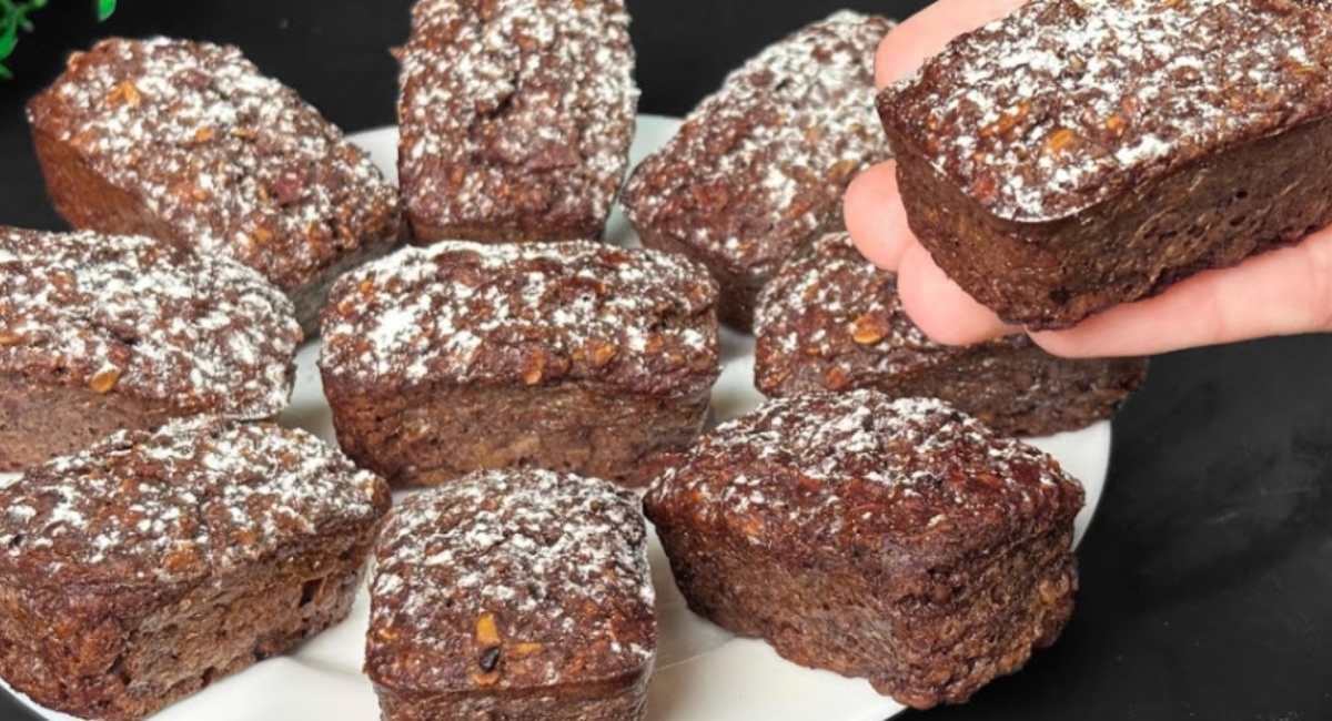 Banana Oatmeal Bake con cacao e noci