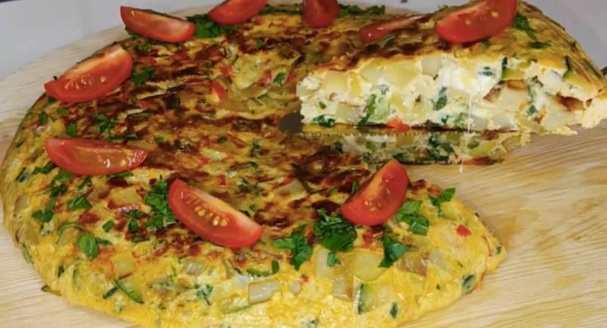 Omelette aux légumes et pommes de terre : la recette simple et rapide