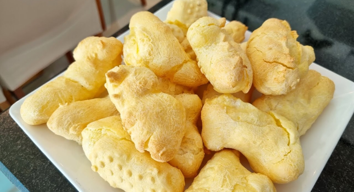 Biscoito de polvilho na airfryer não estoura nem fica murcho depois de pronto