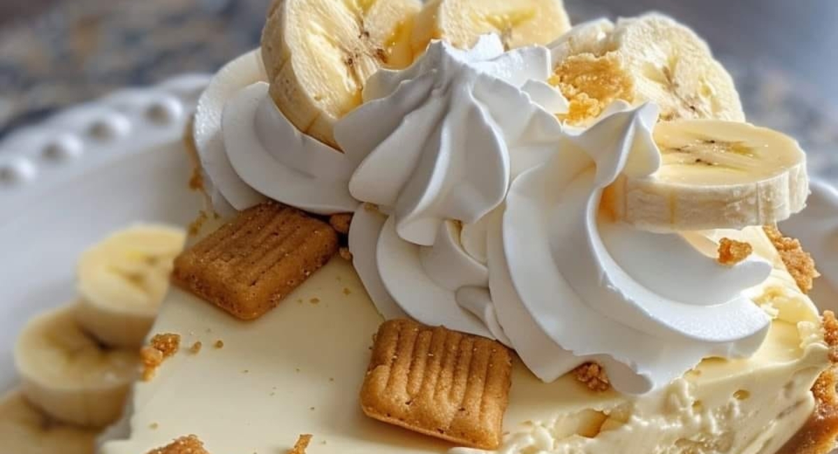 Essa torta de banana deixa todo mundo salivando, o preparo é mais fácil que a de limão!