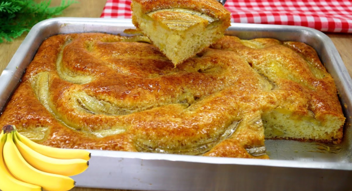 Bolo de banana bem fofinho, é de dar água na boca