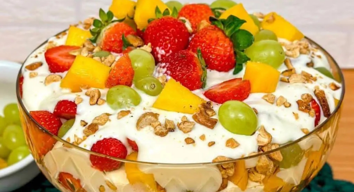 Sobremesa de frutas para o natal