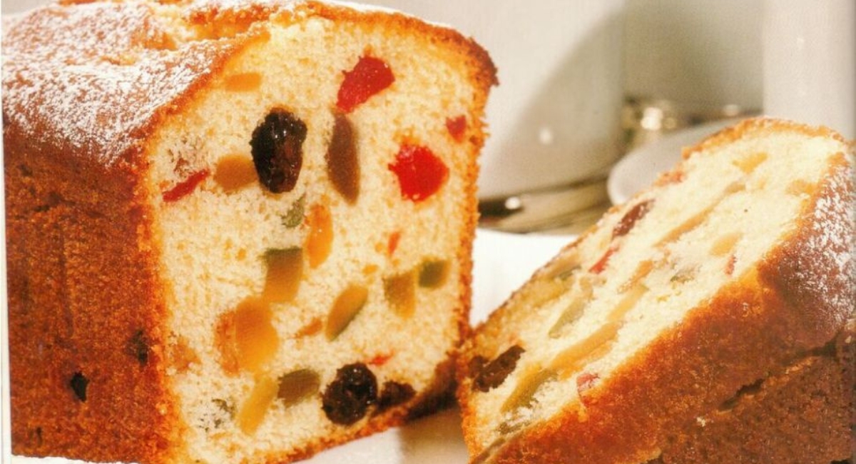 Bolotone de Natal uma mistura de bolo com panetone fofinho e delicioso sua família vai amar