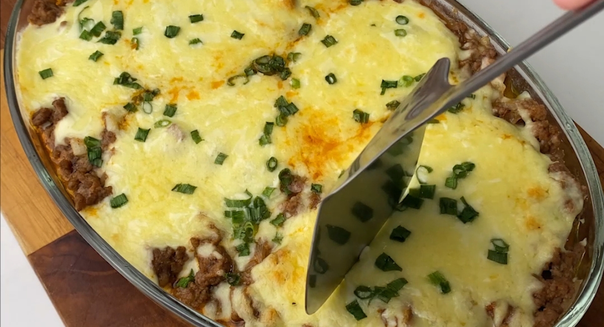 Batatas com Carne Moída e Queijo: Um Prato Incrível para Refeições Práticas e Saborosas!