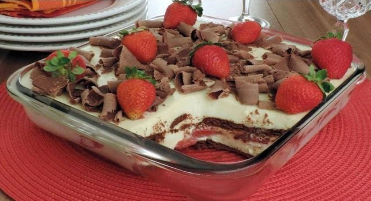 Pavê de Morango com Chocolate!