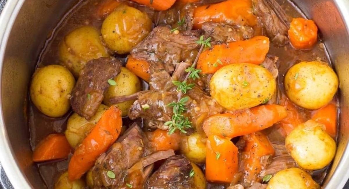 Picadinho de carne com batata e cenoura