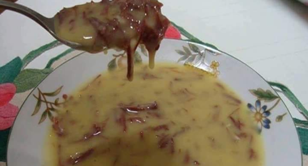 Caldo de mandioquinha com carne seca