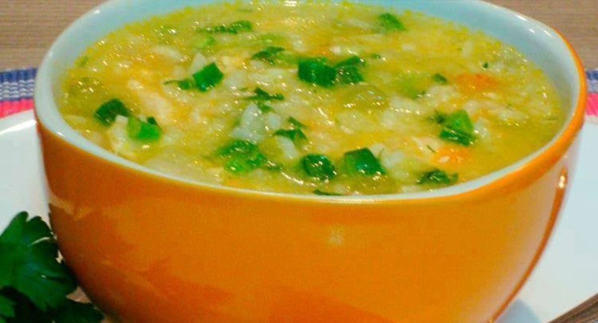 Canja de galinha com cenoura