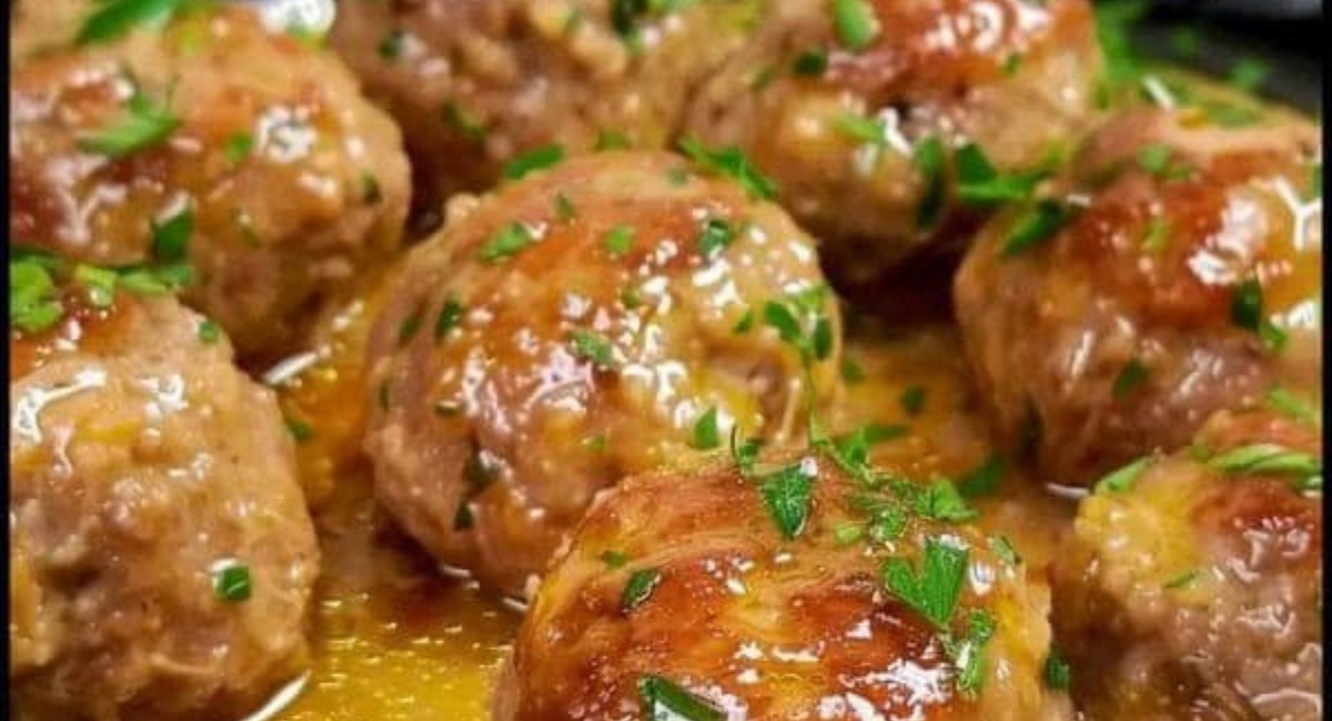 Albóndigas en salsa de cebolla