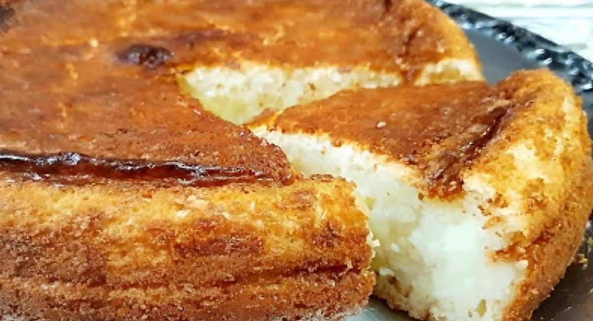 Bolo de coco cremoso de liquidificador muito molhadinho e fácil de fazer