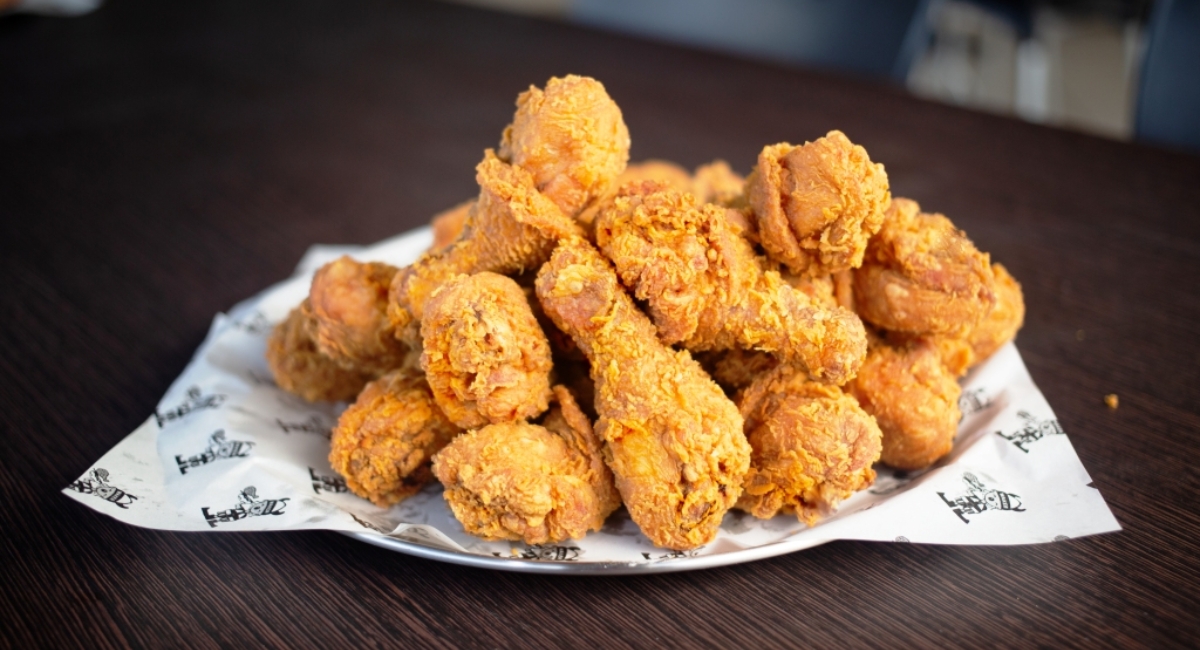 Frango frito igual do KFC de um jeito fácil e com ingredientes que você tem em casa