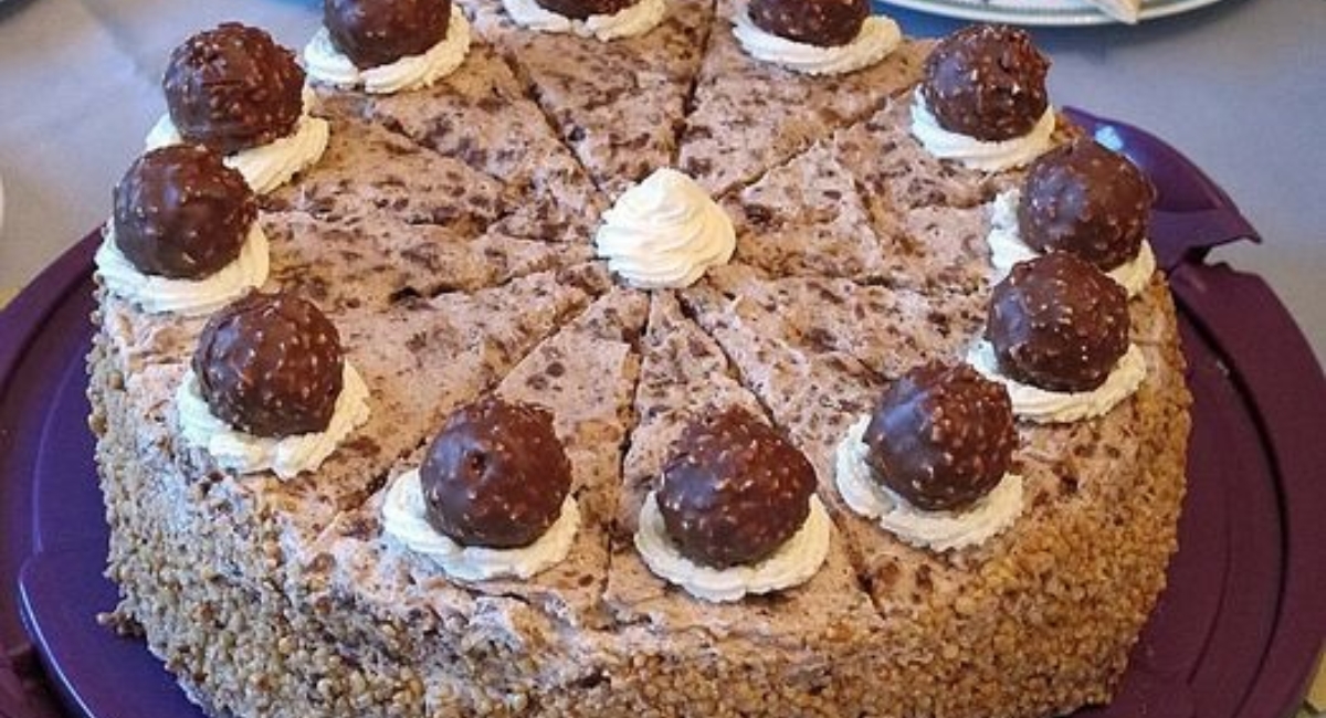 Esse bolo é uma delicia, sempre faço nos aniversários aqui de casa é muito fácil