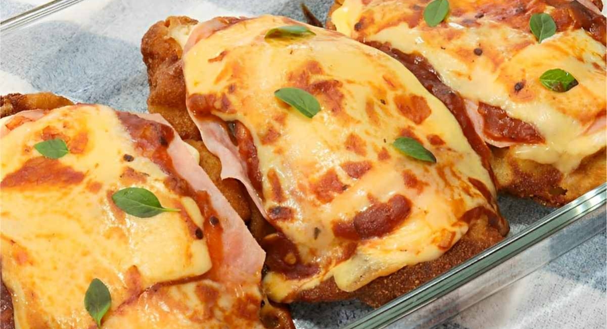 Parmegiana de frango turbinado com queijo e presunto que vai conquistar toda a família