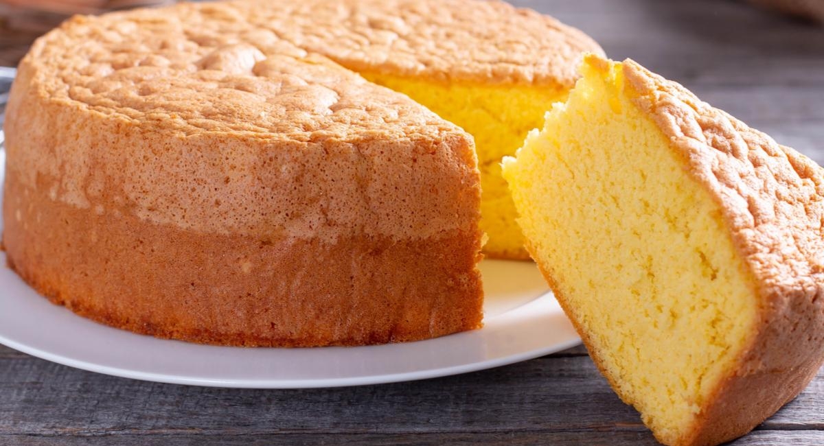 Bolo Amanteigado delicioso: Tão Fofinho que desmancha na boca.