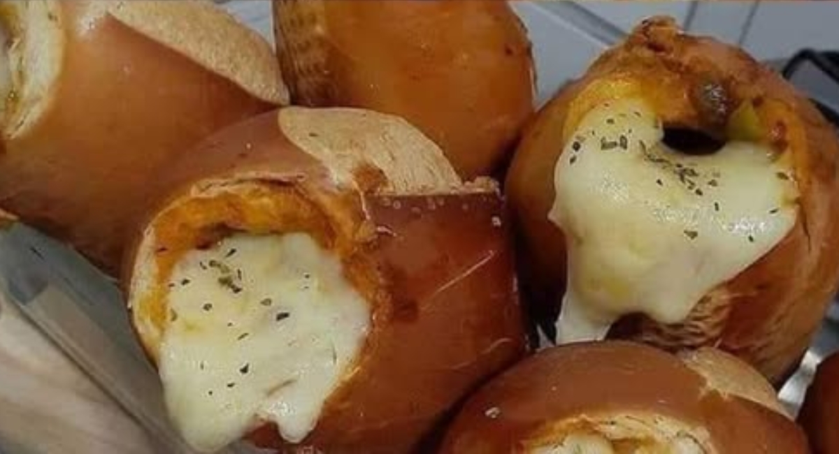 Pão com carne moída e queijo!             