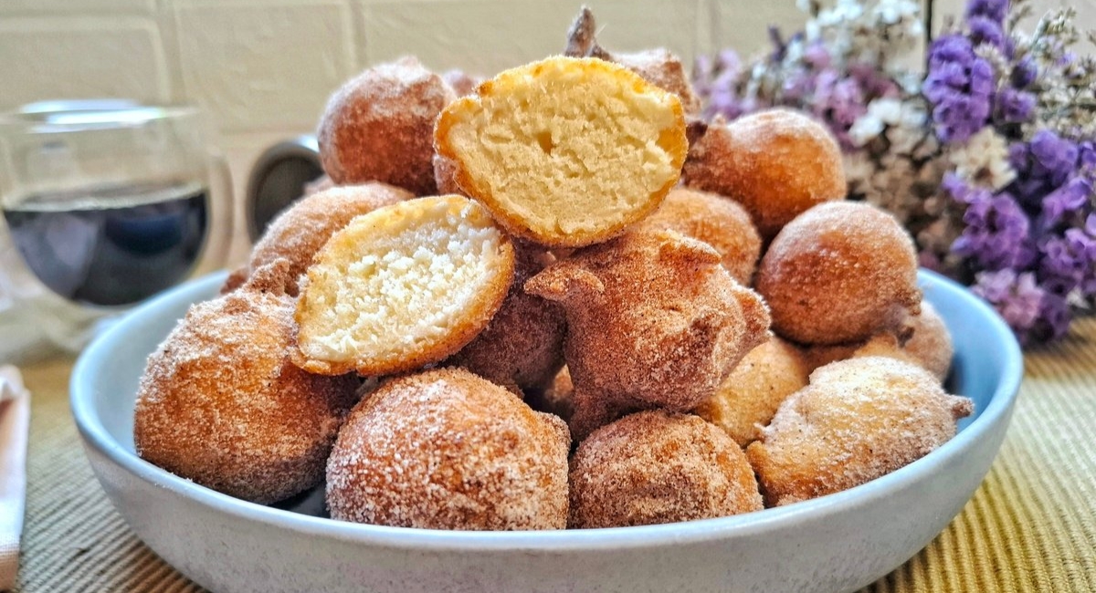 Bolinho de chuva simples com água