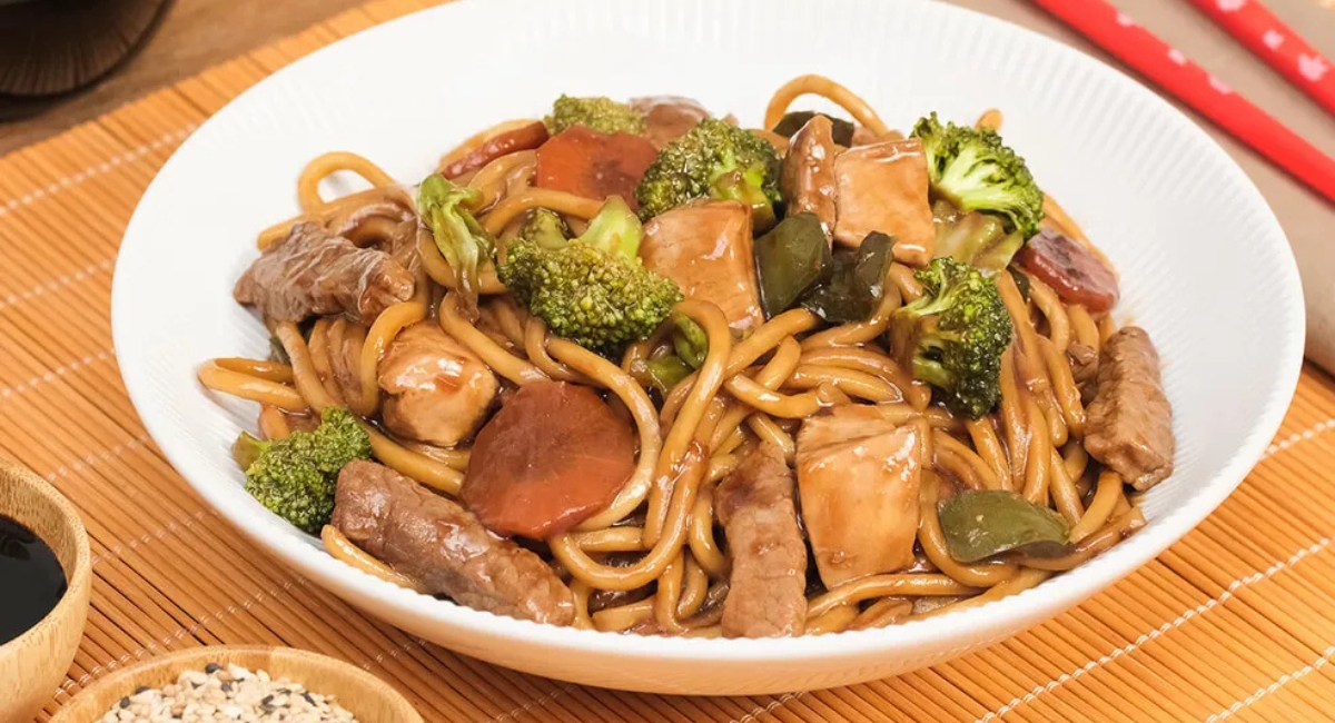 Yakissoba caseiro uma delícia receita igual daquele famoso restaurante chinês