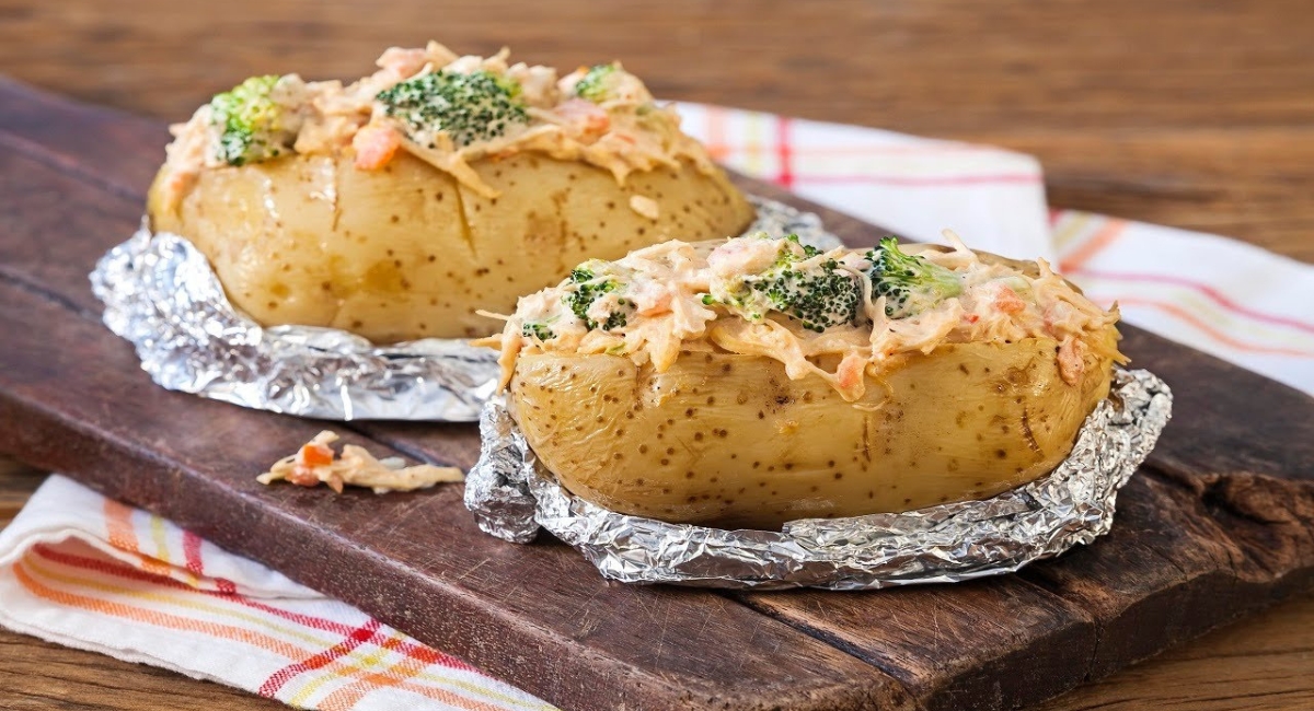 Batata Assada com Recheio de Frango
