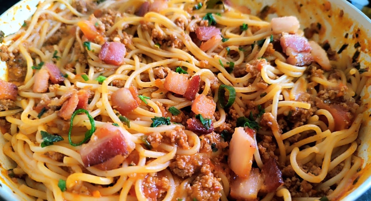 Loaded Bacon Cheeseburger Alfredo Pasta