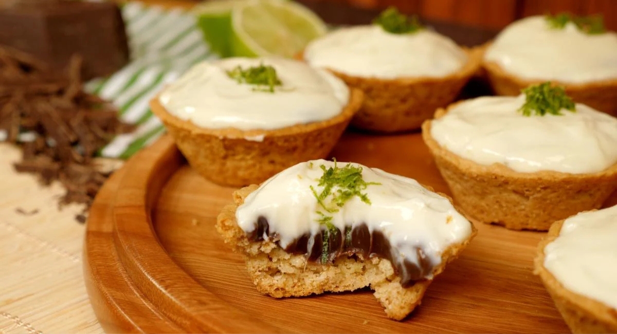 Tortinha limão com brigadeiro