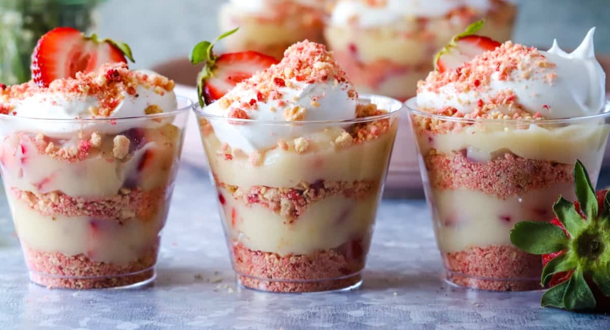 Strawberry Crunch Cups