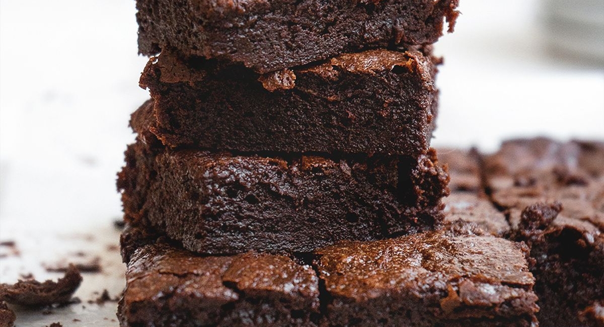I call it 'Brownie Heaven'—4 ingredients, zero stress, and everyone thinks it's magic in a bowl!
