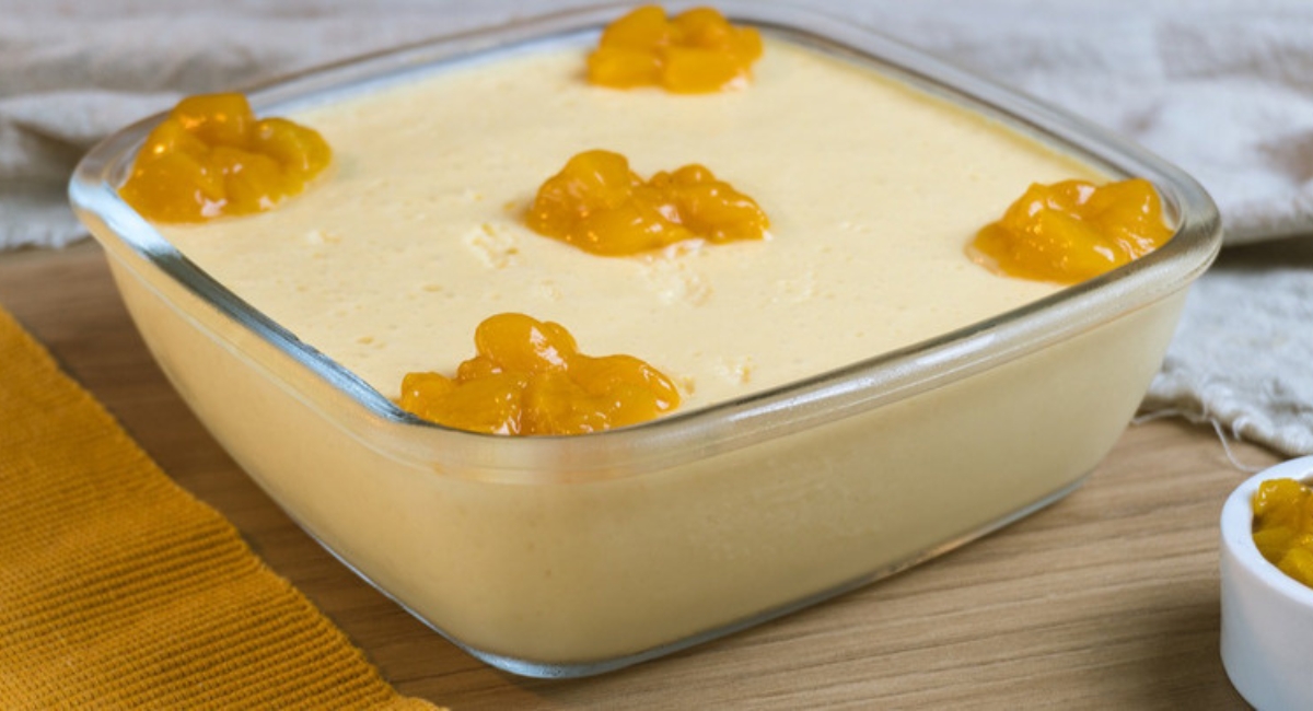 Misture o leite condensado com os pêssegos! A melhor sobremesa de verão sem forno