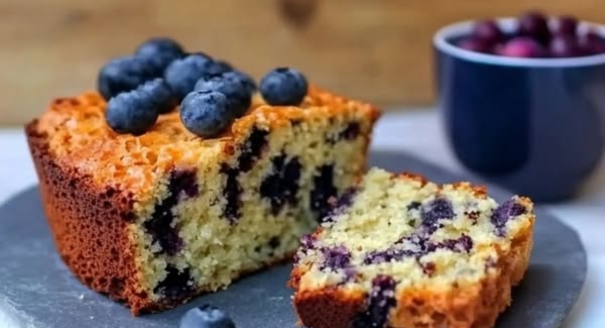 Gâteau Diététique aux Flocons d'Avoine, Pommes et Myrtilles 